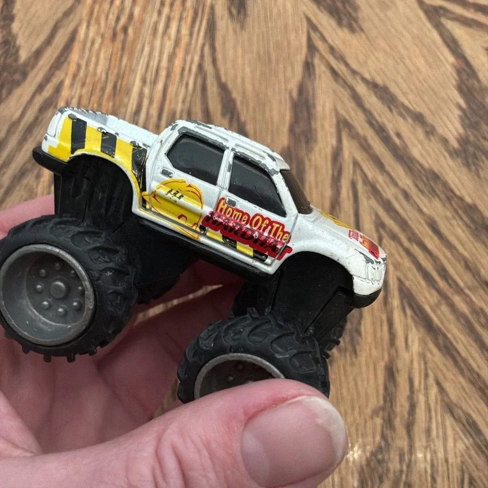 maisto tonka trucks